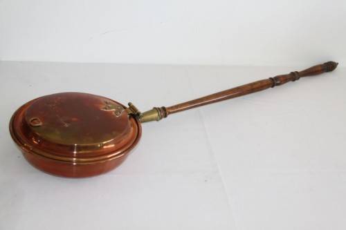 An authentic antique Victorian full size copper "coal" bed warmer with a mahogany handle - RS17Sale
