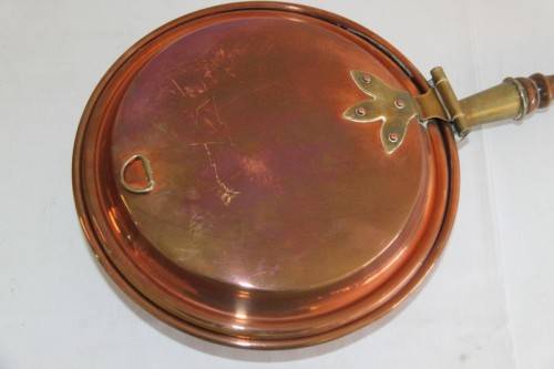 An authentic antique Victorian full size copper "coal" bed warmer with a mahogany handle - RS17Sale