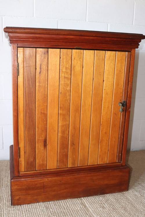 An awesome and practical storage cabinet/ pedestal with space for storing linen, drinks, etc.
