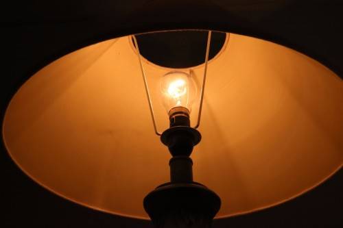 2x magnificent tall table lamps w/ gorgeous lampshades - amazing in your living room - price/lamp