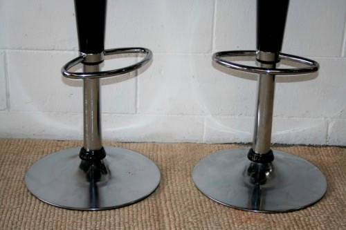 A pair of wonderful funky black & chrome height adjustable bombo style bar/counter chairs - RS17Sale