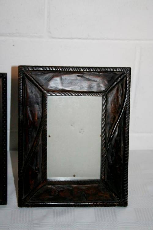 Beautiful set of 3x assorted free-standing photo/ picture frames in wonderful condition - RS17Sale