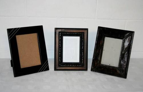 Beautiful set of 3x assorted free-standing photo/ picture frames in wonderful condition - RS17Sale