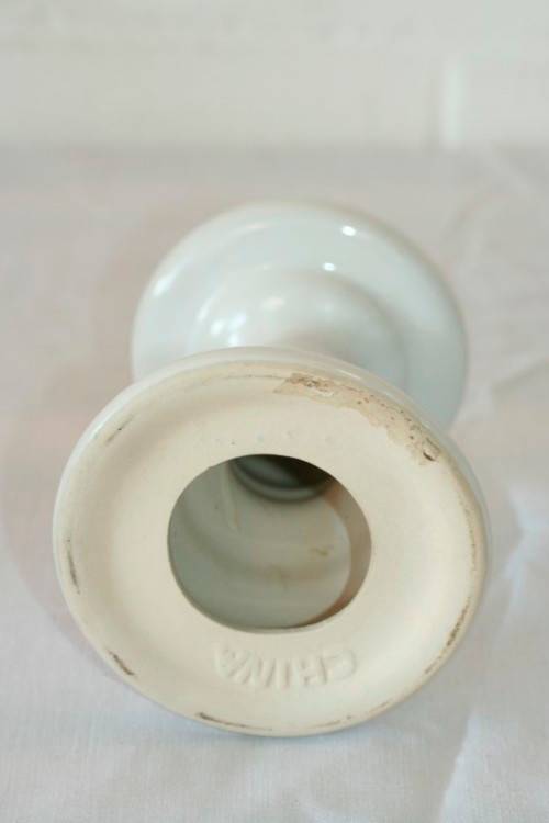 A wonderful white ceramic candle stand for a larger broader candle in awesome condition - RS17Sale