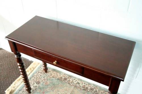 A beautiful and stylish single-drawer console/ hall table with gorgeous turned "bobbin" legs