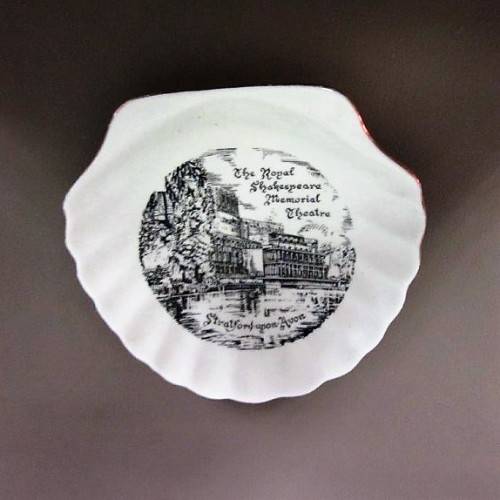 "Job Lot" An wonderful collection of mixed porcelain & ceramic ware Incl. Villeroy & Boch; RS17Sale