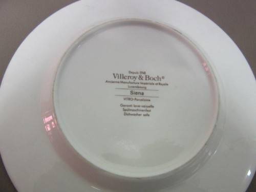 "Job Lot" An wonderful collection of mixed porcelain & ceramic ware Incl. Villeroy & Boch; RS17Sale