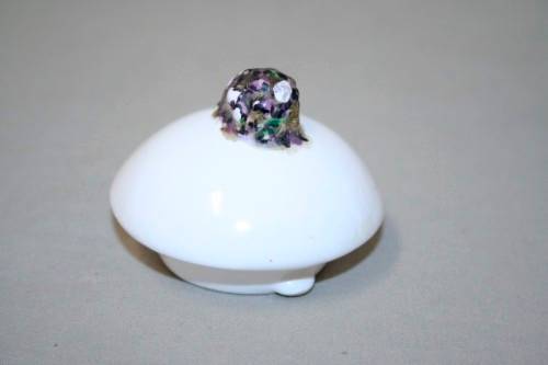 A wonderful vintage hand painted "grape" themed collectable teapot in good condition - RS17Sale