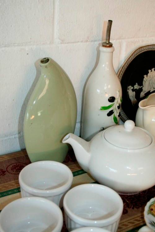 "Job Lot" A fabulous job lot of assorted porcelain & ceramic ware incl Royal Albert & more; RS17Sale