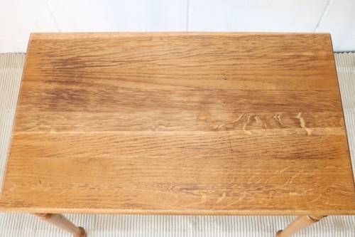 A gorgeous and stylish vintage solid Oak occasional/ side table with Sheraton legs - lovely