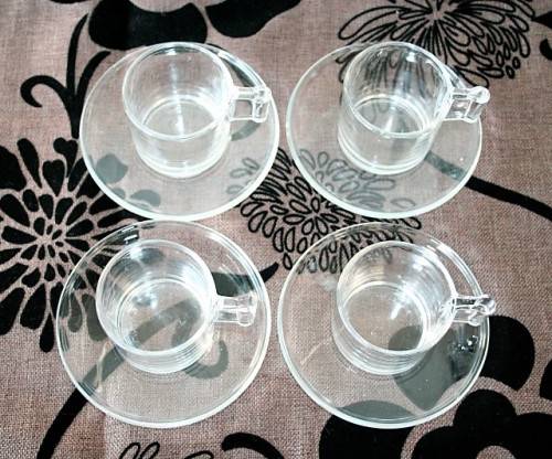 A superb set of 4x original Italian made glass demitasse/ espresso coffee cups in great  condition