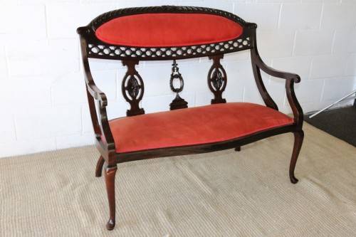 A fantastic antique Edwardian "duet parlour settee" couch w magnificent carved detailing - stunning!