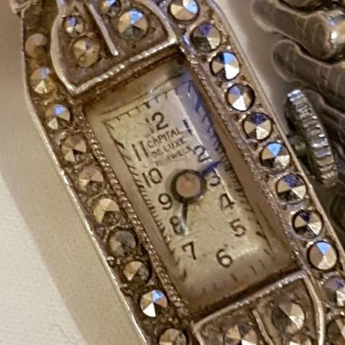 Awesome antique Swiss made Capital DeLuxe ladies 15 Jewell Art Deco wrist watch w/ Marcasite stones
