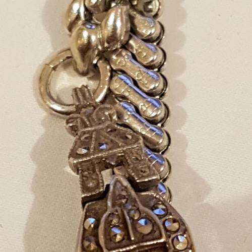 Awesome antique Swiss made Capital DeLuxe ladies 15 Jewell Art Deco wrist watch w/ Marcasite stones