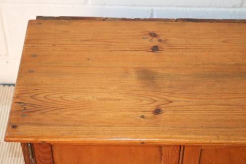 A charming vintage solid Oregon double-door bathroom/ medicine/ vanity cabinet - lovely!!