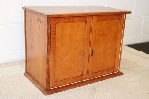 A charming vintage solid Oregon double-door bathroom/ medicine/ vanity cabinet - lovely!!