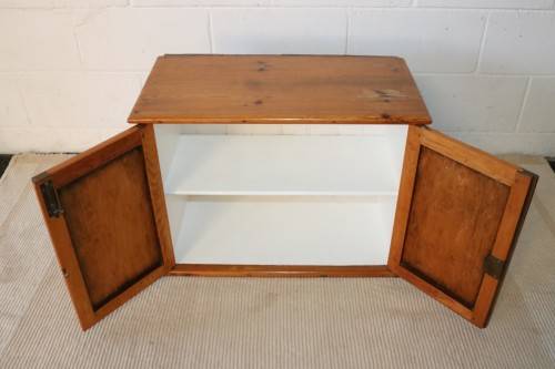 A charming vintage solid Oregon double-door bathroom/ medicine/ vanity cabinet - lovely!!