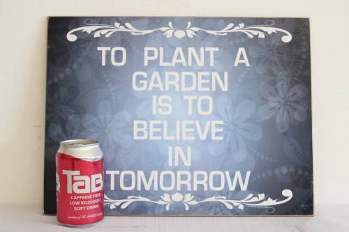 **RS17** An awesome inspirational wall hanging sign with a string on the back in good condition