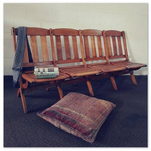 A wonderful Oak 4-seater folding bench - very practical and perfect for a patio/ next to the pool!!