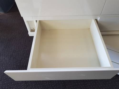 A spacious modern white chest of drawers/ storage unit with 4x shelves - very practical!!