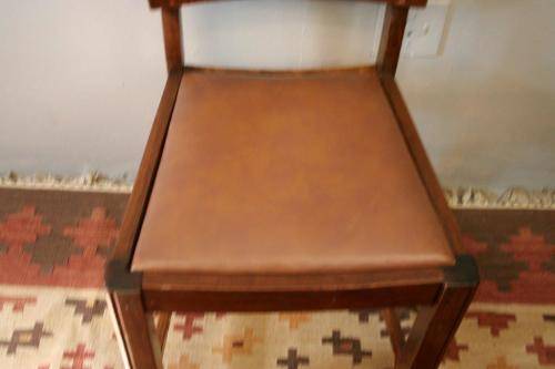 **RS17** A lovely vintage 6-seater dining room suite with solid table & 6x upholstered dining chairs