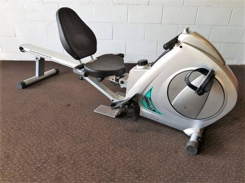 A very high quality and useful "Maxxus RCP 3000" rowing and cycling combination exercise machine!