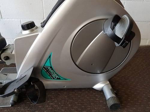 A very high quality and useful "Maxxus RCP 3000" rowing and cycling combination exercise machine!