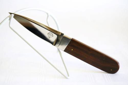**RS17** Wonderful hand made "Deon" hunting knife with a wooden handle - in stunning condition!