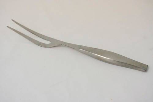 **RS17** An Eetrite "Valiant design" stainless steel matching carving fork and knife sharpener.