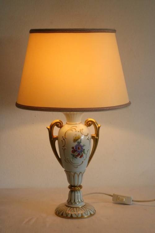 A spectacularly rare vintage "Gerold Porzellan" of Bavaria, Germany hand painted Urn-table lamp