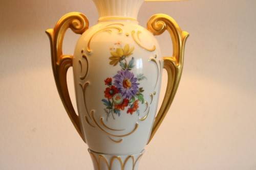 A spectacularly rare vintage "Gerold Porzellan" of Bavaria, Germany hand painted Urn-table lamp