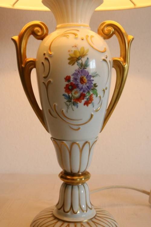 A spectacularly rare vintage "Gerold Porzellan" of Bavaria, Germany hand painted Urn-table lamp