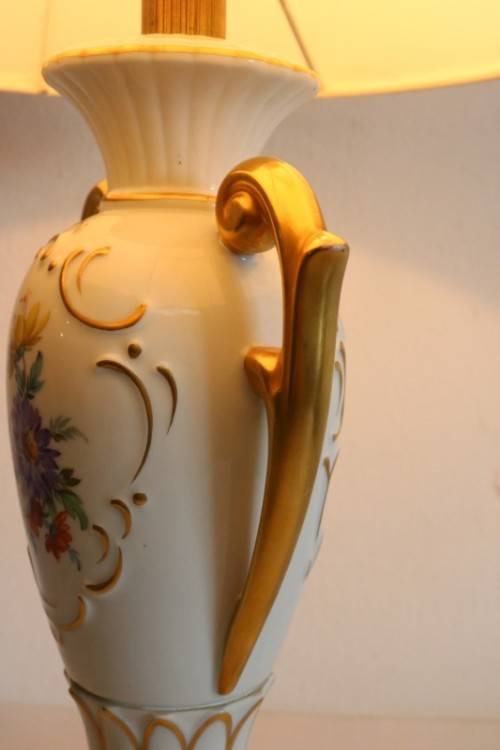 A spectacularly rare vintage "Gerold Porzellan" of Bavaria, Germany hand painted Urn-table lamp