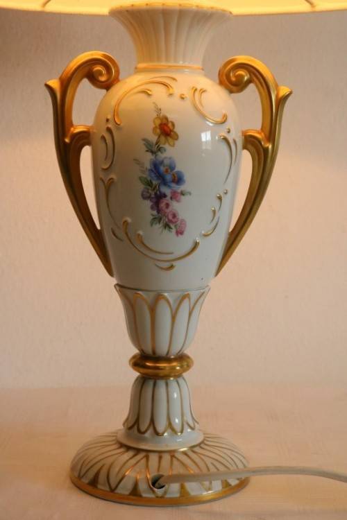 A spectacularly rare vintage "Gerold Porzellan" of Bavaria, Germany hand painted Urn-table lamp