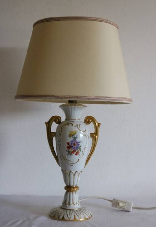 A spectacularly rare vintage "Gerold Porzellan" of Bavaria, Germany hand painted Urn-table lamp