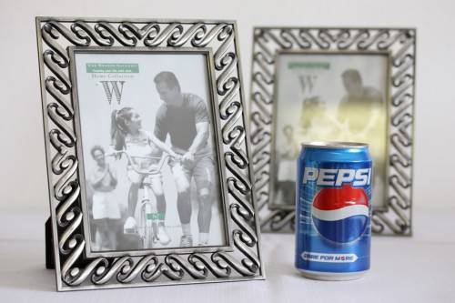 **RS17** Two beautifully ornate metal free-standing photo frames - perfect for family pics