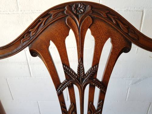 An awesome vintage dining room suite w/ a retro table & 6x shield-back chairs including two carvers