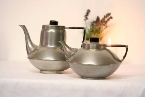 **RS17** A fabulous vintage Art deco Metawa pewter coffee and teapot with bamboo wrapped handles.