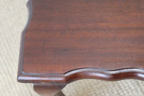 **RS17_Clearance** A lovely vintage scalloped edge Imbuia ball & claw centre coffee table