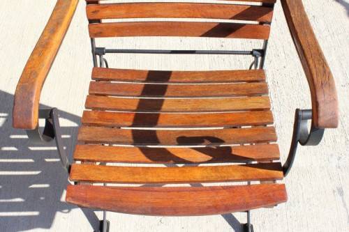 A great quality 4-seater wood & wrought iron patio set with 4x folding chairs and a folding table!!
