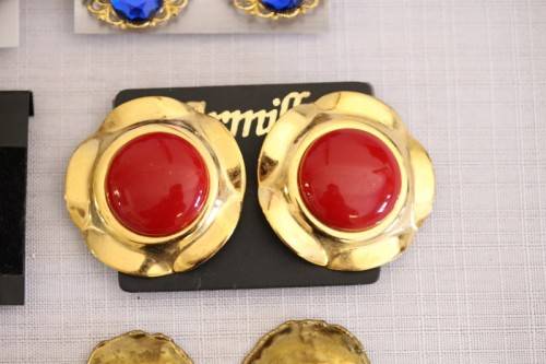 **RS17** Collection of 6x pairs of assorted ladies clip-on earring sets incl diamante, stone & more