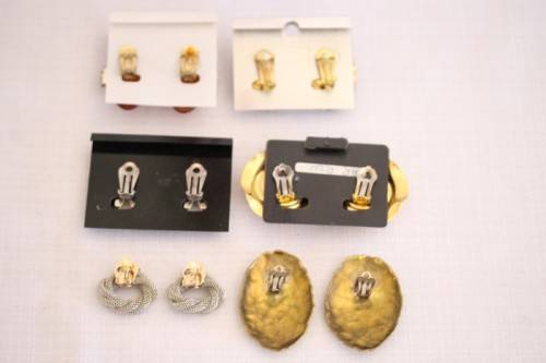 **RS17** Collection of 6x pairs of assorted ladies clip-on earring sets incl diamante, stone & more