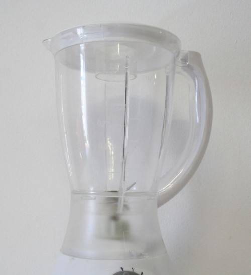 A very useful Counter point electric blender, perfect in a kitchen or bar for cocktails.