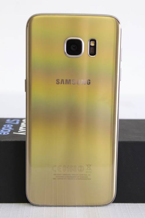 **RS17** Samsung Galaxy S7 Edge w/ cover in the original box w/ charger - great working condition!!