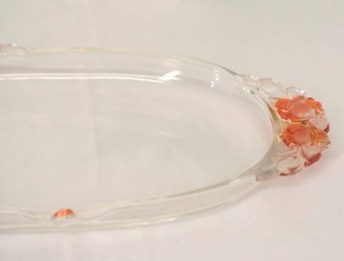 A stunning decorative oval shaped glass serving platter in excellent condition.
