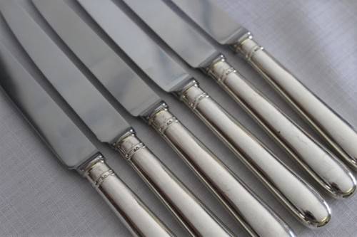 A stunning set of 6x British hallmarked sterling silver CJ Vande" dinner knives with steel blades