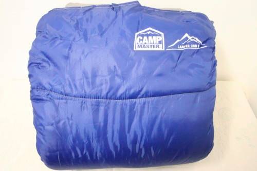 **RS17** An awesome "Camp master 200E" hollow fibre, temperature rating sleeping bag in a carry bag.