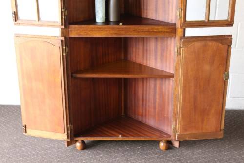 A STUNNING and beautifully made corner display unit cabinet with ample shelves and space!