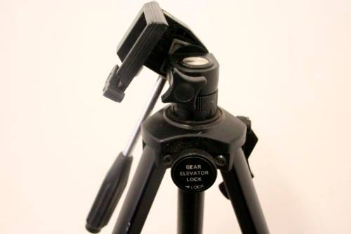**RS17** A quality Celestron CPC NX95B aluminium tripod w/ height adjustable clips