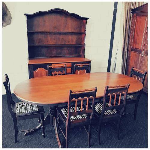 A superb Yellowwood and Imbuia dining room suite including table, 6x chairs & buffet server cabinet!